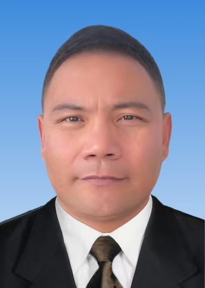 高连波，男，满族，1979年出生，大专学历，中国共产党党员，现任招办主